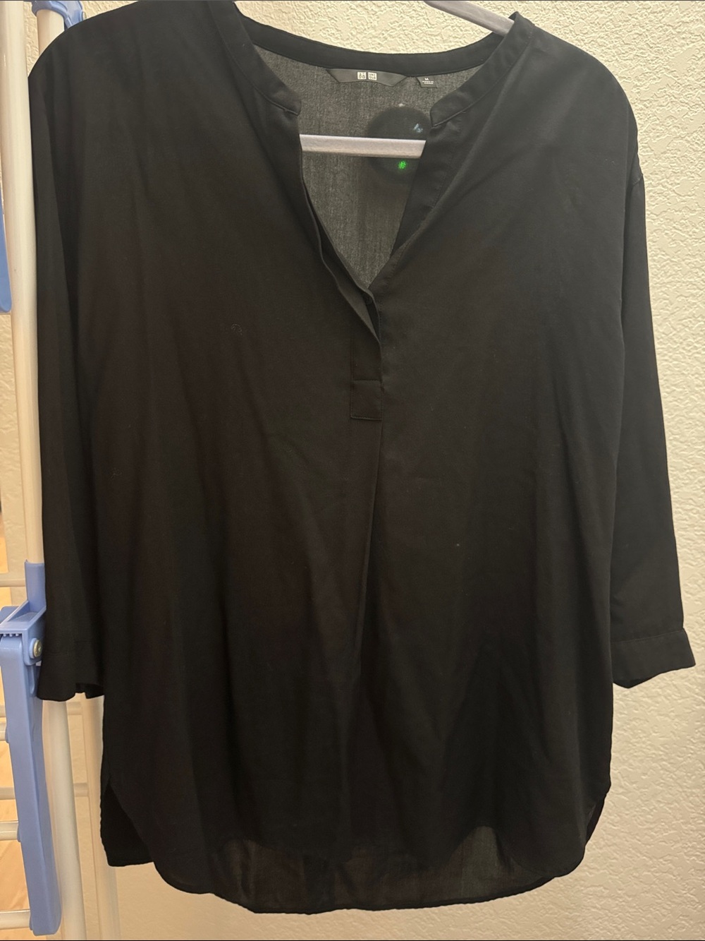 Uniqlo Women's Black V-Neck 3/4 Sleeve Tunic Top